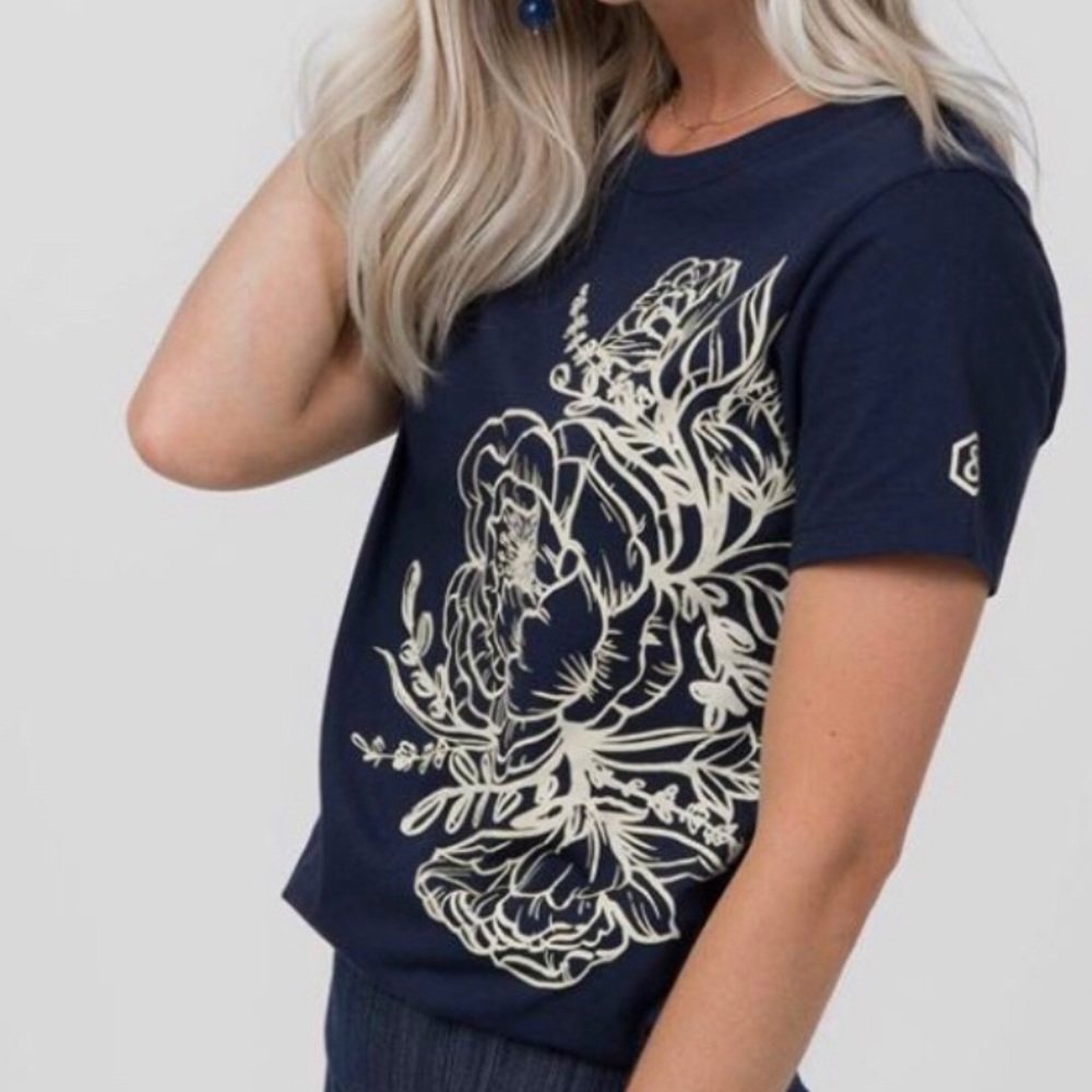 Graphic Tee Navy Floral XS